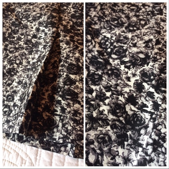 Banana Republic Silk Skirt Sz. 4 🍁 - Picture 2 of 2